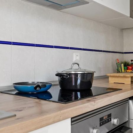 מיחאס Beautiful 3 Bed Stylish & Cozy Apartment - Susanna Suite מראה חיצוני תמונה
